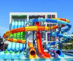 "Comparing Indoor vs Outdoor Waterparks in Southern California"